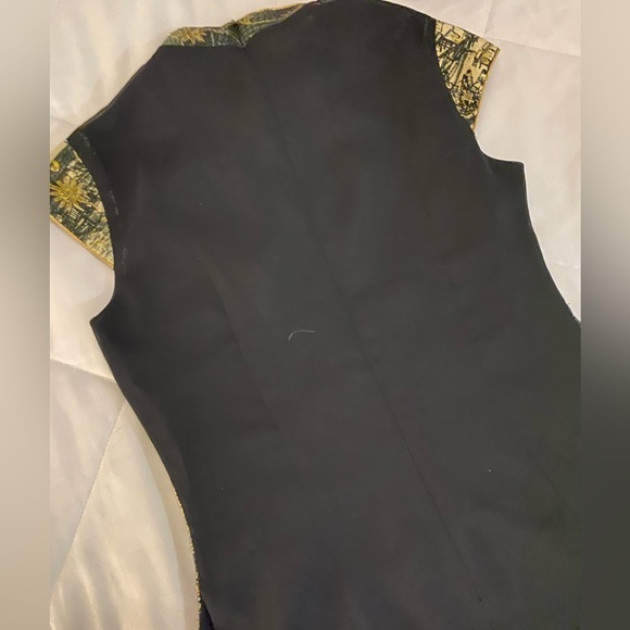 Asian graphic top - Picture 4 of 4